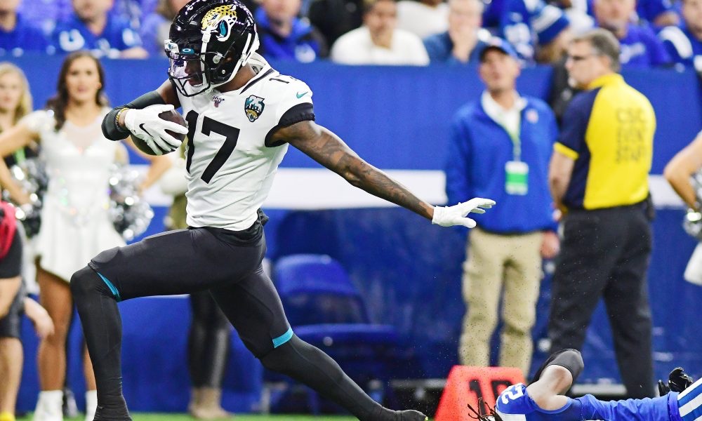 Jaguars WR DJ Chark expected to play against Falcons